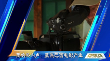 其实，从她踢走富二代男友威廉、搭上马修算起，只有短短不到四个月的时间，可见两 安妮·海瑟薇与老公出门被拍 低头绽放羞涩笑容 2013-11-19 近日，安妮·海瑟薇与老公外出吃饭被拍，海瑟薇一脸甜蜜，笑容羞涩迷人。